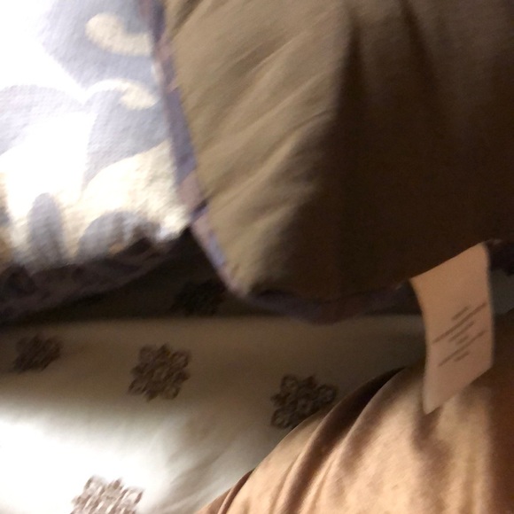 Meet your Posher, Jamila - Picture 1 of 1